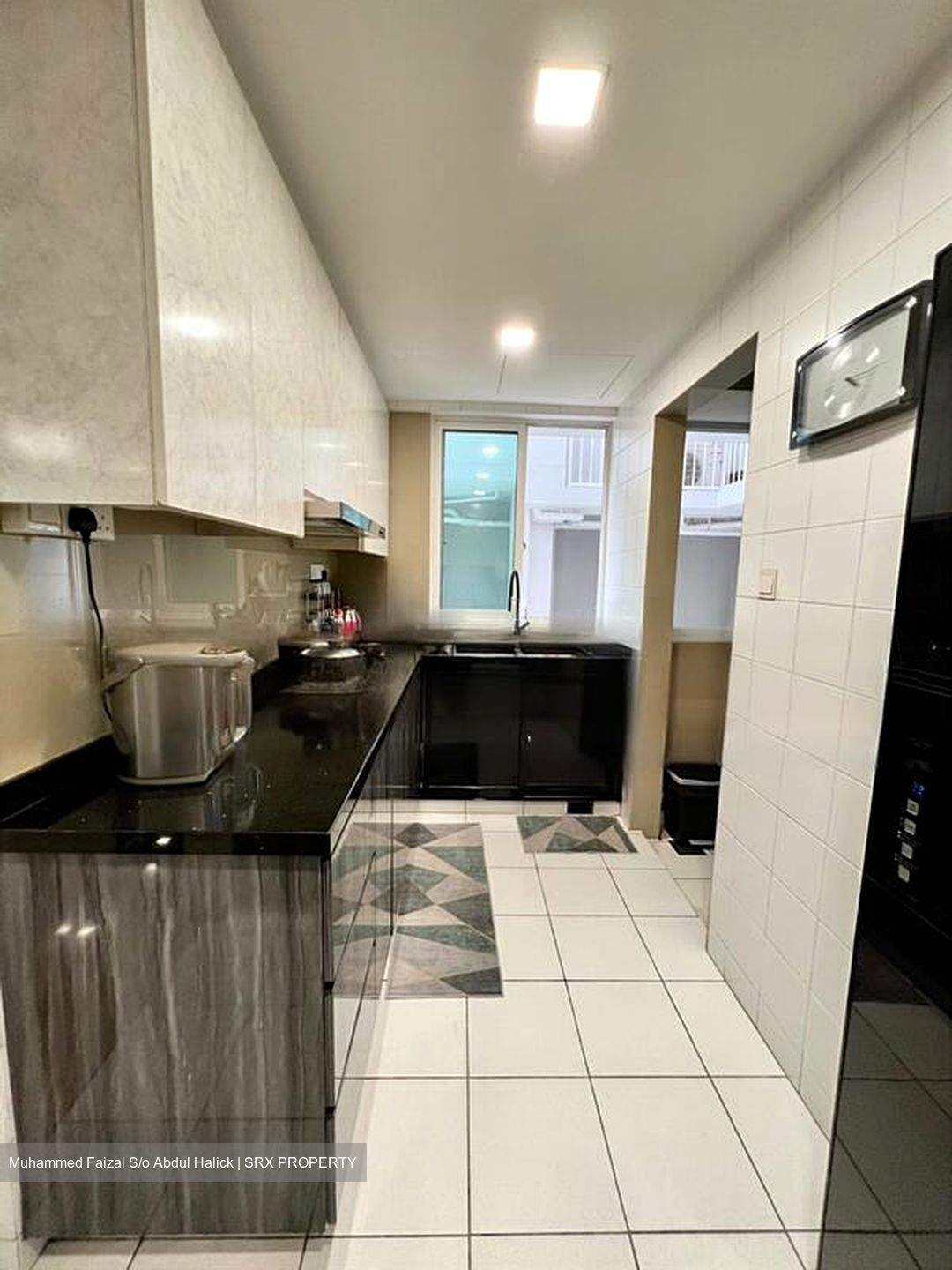 The Esparis (D18), Condominium #635137181